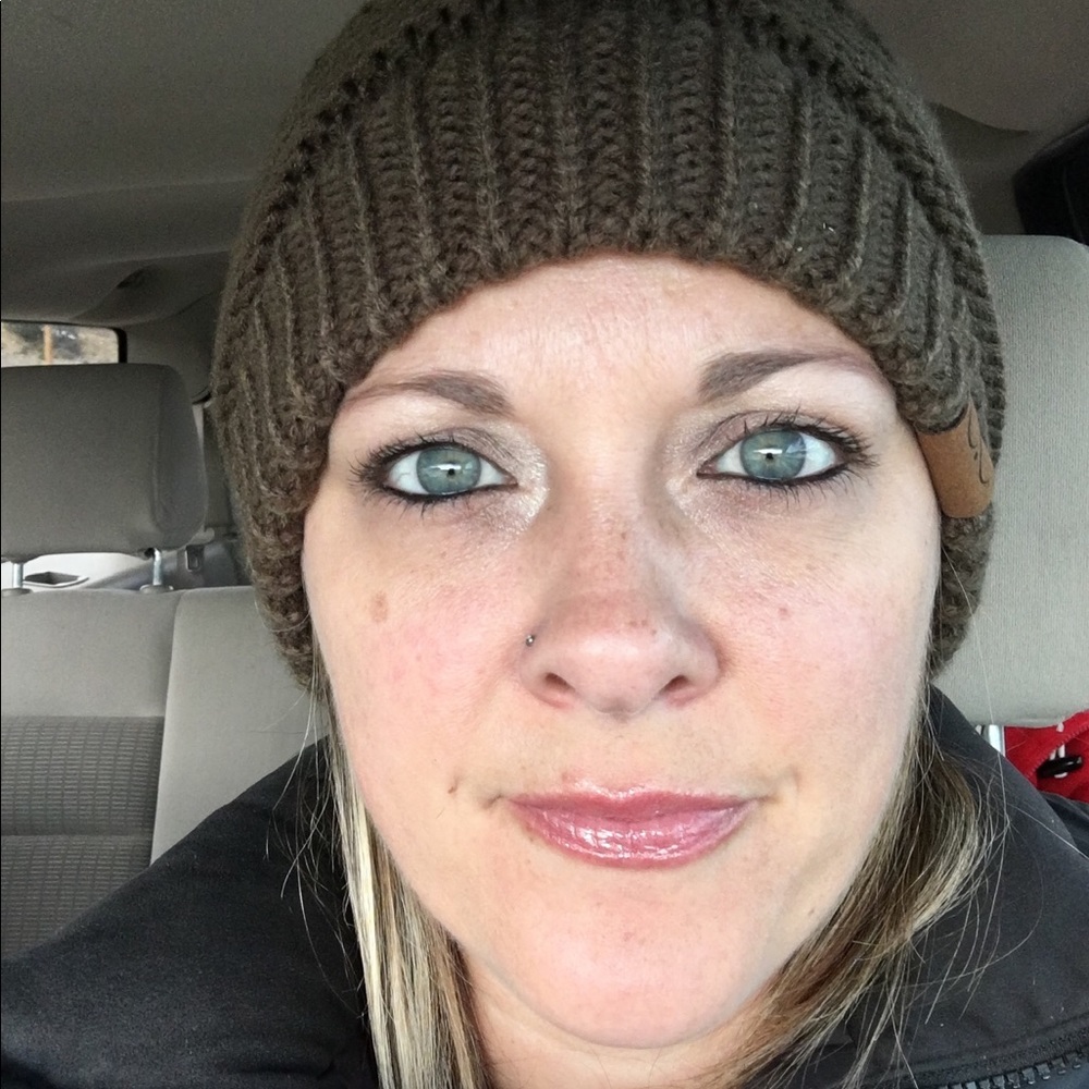 Meet your Posher, Melissa